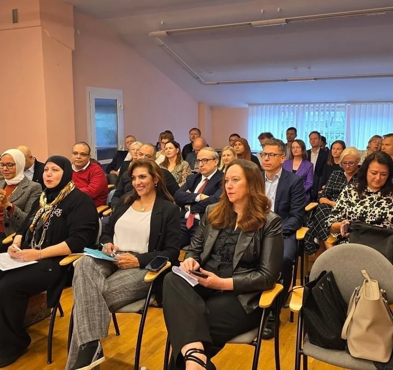 Empowering Business Connections (1)